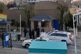 拍客实地探访大连格林小镇 小区已封闭处理、全员核酸检测视频封面