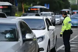 明年1月1日-2月5日，深圳暂停执行小汽车限外措施视频封面