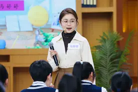 山东省实验中学马婷婷老师登上山东卫视《超级语文课》的讲台视频封面