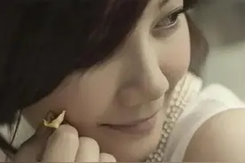 梁静茹16年前的这首《暖暖》，曾经唱哭了多少人，KTV必点曲目！视频封面