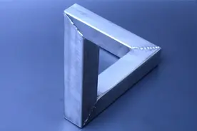 制作一件视觉错觉的三角形视频封面