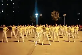 广场舞《天蓝蓝》网红暴汗瘦身健身操视频封面