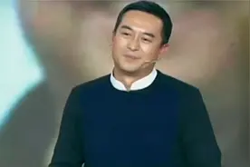 张嘉译的父亲太伟大了，为了能让他留在北京，真是受了不少气视频封面