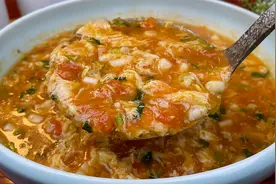 50年大厨教我西红柿蛋花汤新做法，汤鲜味美，味道真的不一般