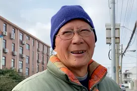 上海爷叔拆迁后搬到乡下，每天去三个健康馆，坦言钱没什么用