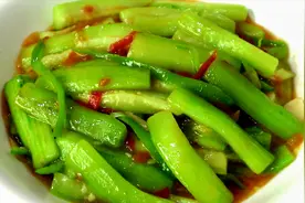 炒丝瓜很多人直接下锅，难怪丝瓜发黑又出水，大厨教饭店好吃做法