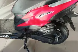 本田新款踏板车，排量125，经济省油，颜值担当，售12980元配CBS视频封面