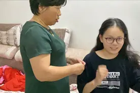 妹妹上高中严重脱发，是因为学习压力大吗？妈妈要带她去医院检查