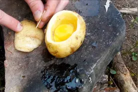 土豆和鸡蛋不能一起吃？老外不信邪用土豆蒸鸡蛋，出锅时真美味！视频封面