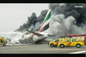 爆燃！90s撤离飞机！机组视角全真还原阿联酋航空521航班坠毁始末