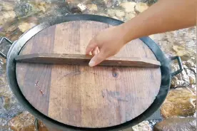 公猪身上最脆的部位，这样吃才过瘾，揭开锅盖那一刻，馋哭了视频封面