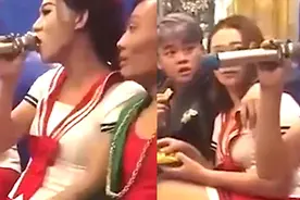 小伙KTV体验增值服务，本以为温柔女生，开口男嗓听得小伙一激灵视频封面