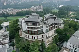 5.78亿的山顶别墅，实用面积10000平方，住着会是什么感觉？视频封面