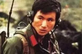 带杀气的眼神什么样？战斗英雄独守阵地毙敌18人，神情震撼骇人视频封面