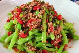 夏秋交替，教你做这道凉拌豇豆，脆嫩爽口，开胃又下饭视频封面