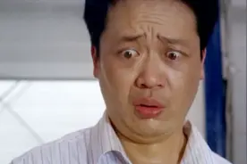 美女拿烟头烫胳膊为工友霸气讨薪,老总怕闹出人命，立马给钱视频封面