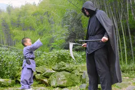 故事：三岁小孩救恶魔一命，还拒绝恶魔的报答，不料因此躲过一劫视频封面