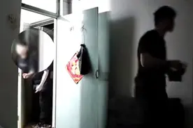 天津一女子连续2月被偷，近40条内衣裤丢失，监控拍下一陌生男子视频封面