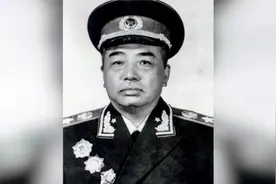 谁敢横刀立马，唯我彭大将军，缅怀戎马一生的开国元帅彭德怀视频封面