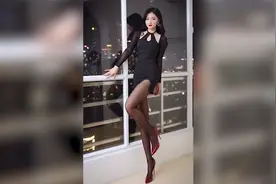 女朋友说她出差住五星级酒店，还给我拍了她的全身照，说太漂亮了