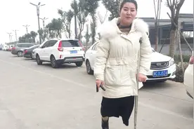 河南95后单腿农村姑娘靠自己买房买车，想找比她大8至20岁男朋友视频封面