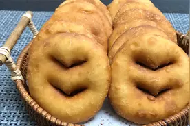炸油饼最靠谱的配方，掌握和面的技巧，个个蓬松柔软，放凉不变硬视频封面