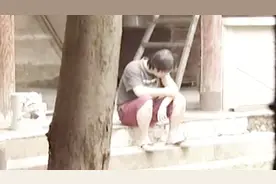 他做着一份自己不喜欢的工作，始终提不起兴趣，究竟应该怎么办？