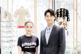 好甜！窦骁何超莲承认恋情同发文撒狗粮，网友：稳稳的幸福视频封面