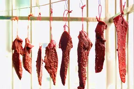 四川风吹猪肝的正宗做法，只加三种腌料，过年不能少的下酒菜！