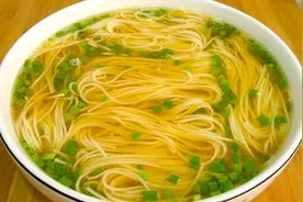 同样都是煮面条，为啥家人不爱吃？教你一个汤料搭配，早晨吃不腻