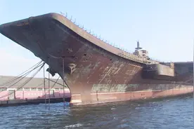 中型航母发生11次事故，中国用4000万回收，海军发现6台隐藏装备视频封面