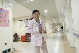 重庆语嫣剖腹产下男婴，第1天疼的要命，第2天就可以下地走路了视频封面