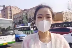 扫码乘车并不难，没有智能手机怎么办？早高峰来得及扫码吗？视频封面