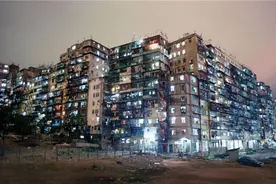 80年代末的新闻节目，通过采访揭开九龙城寨为何成为三不管地带视频封面