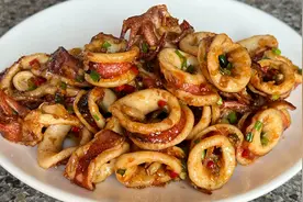 豉油皇鱿鱼做法，出锅香气扑鼻，脆嫩爽口，越吃越香