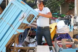 三轮车电瓶不耐用了，农村小伙自己动手，又省下一大笔钱视频封面