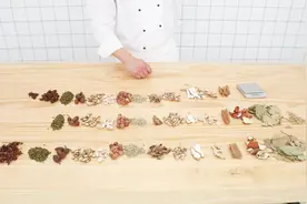 厨师长教你：“7个炒菜香料”的配比，学会一个炒菜就特别香视频封面