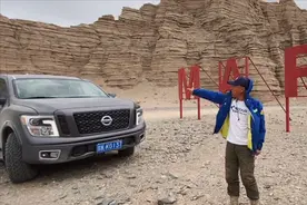 国内首台日产泰坦，穿越新疆大海道，V8发动机叫板猛禽，太疯狂！