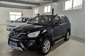 13年的奇瑞瑞虎3，屁股后面带书包非常经典，市场价2万多够划算视频封面