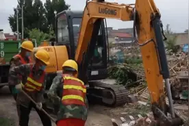 节目后村里开始整治，拆除村里超占问题，共同协商停车问题视频封面