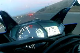 雅马哈 R25极速表显实测视频封面