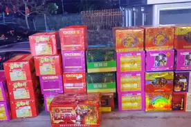 广东有钱老板就是牛，一整车烟花拉过来放，效果如同视角盛宴