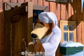 大熊装饰圣诞树 为什么看见玛莎回来 却都收起来了呢视频封面
