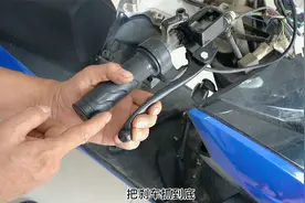电动车碟刹换上泵，如何快速排空气？只用一招，让你分分钟搞定视频封面