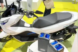 本田电瓶车的不同理念，车上电池拿回家当充电宝用视频封面