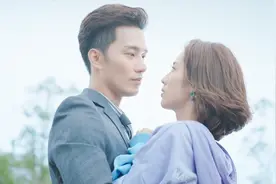 霸道总裁爱上美女外星人，跨越星际恋爱，论八块腹肌的重要性视频封面