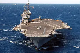 延时摄影看美军“肯尼迪”号航母命名仪式现场