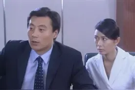 秘书：新来的老总和死对头谈判，下秒一个举动，把对手气疯视频封面