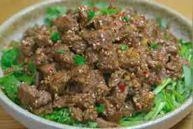 孩子爱吃的孜然牛肉粒，香辣不柴，比红烧还好吃，家庭做法更简单视频封面
