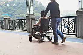 银狐医疗电动轮椅折叠轻便老年人代步车残疾人智能全自动9000N视频封面